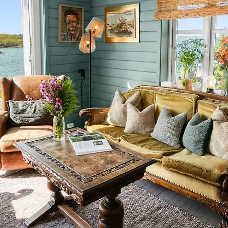 Ferienhaus Soulful And Unique By Shore In Lofoten Bostad