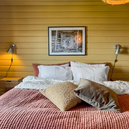Ferienhaus Soulful And Unique By Shore In Lofoten