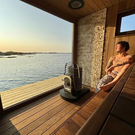 Soulful And Unique By Shore In Lofoten Ferienhaus Bostad